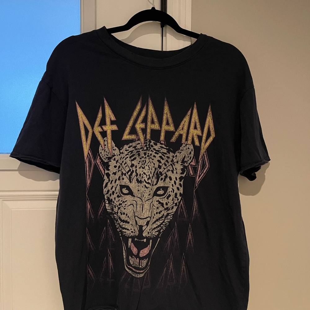 Def Leppard Black Graphic Tee - Women's Short Sleeve